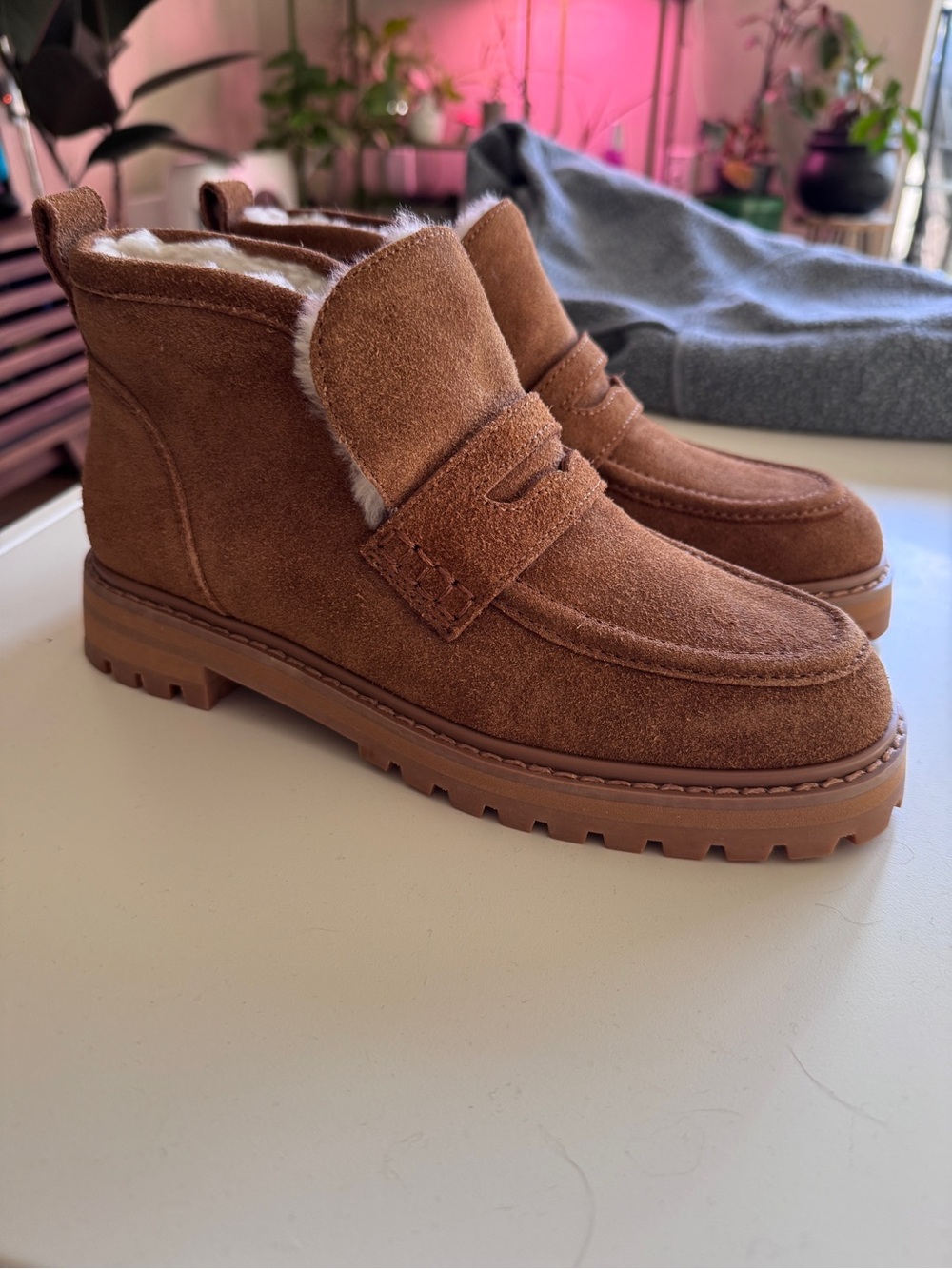 Madewell Women’s Suede & Shearling Lug-Sole Ankle Boots - Picture 5 of 7